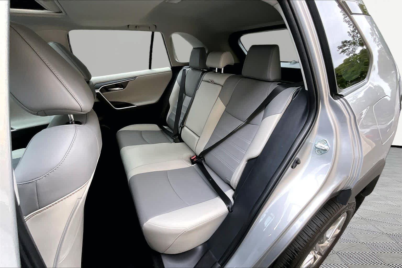 Certified 2025 Toyota RAV4 Limited FWD image 21
