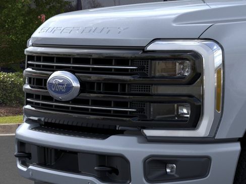 New 2026 Ford F250 Platinum w/ FX4 Off-Road Package AWD/4WD image 17