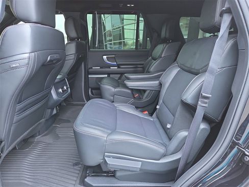 Used 2025 Ford Expedition Platinum w/ Stealth Appearance Package image 11