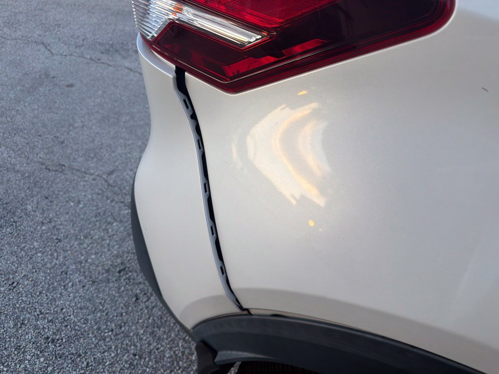 Used 2018 Nissan Kicks SV FWD image 10