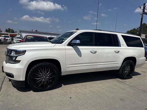 Used 2015 Chevrolet Suburban LTZ AWD/4WD image 2