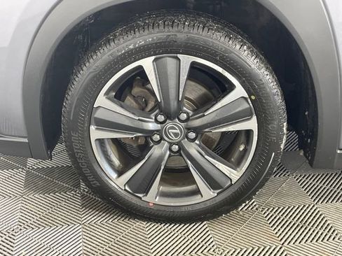 Used 2019 Lexus UX 200 w/ Premium Package image 10
