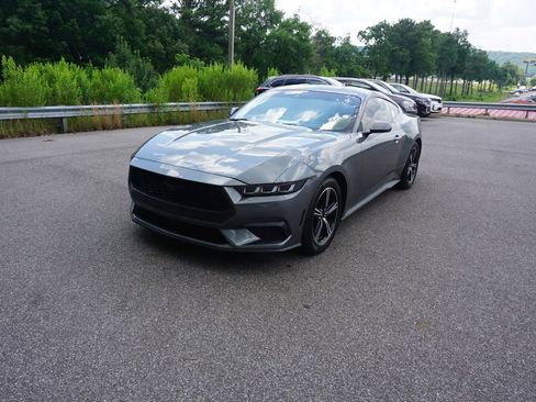 Used 2025 Ford Mustang Coupe RWD image 21