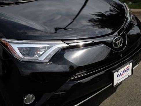 Used 2018 Toyota RAV4 Limited w/ Advanced Technology Package AWD/4WD image 18