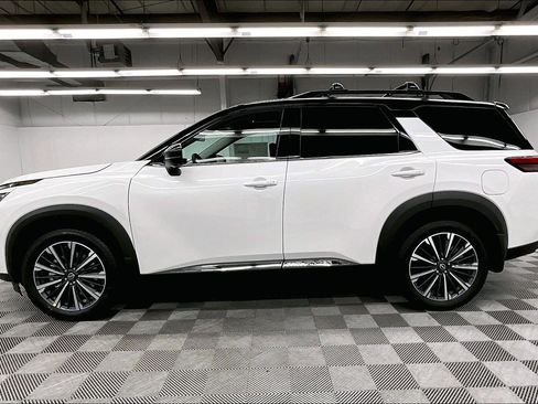 New 2026 Nissan Pathfinder Platinum AWD/4WD image 35