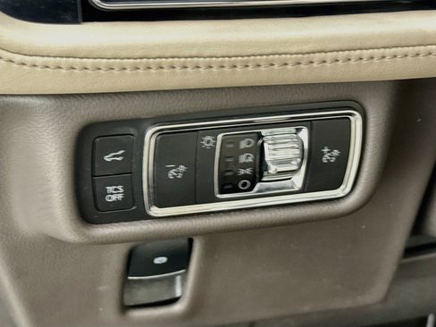 Used 2022 Lincoln Nautilus AWD w/ Premium Package image 13