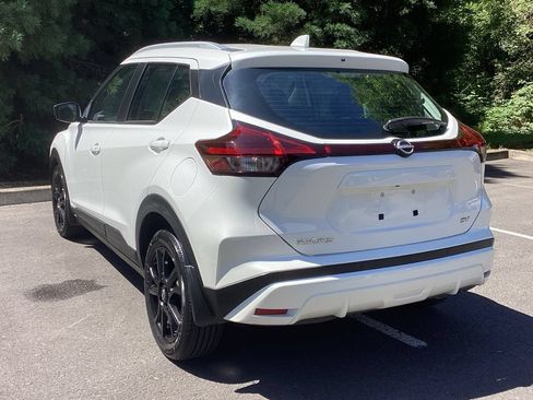 Used 2024 Nissan Kicks SV FWD image 9