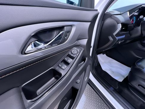 Used 2020 Chevrolet Traverse RS AWD/4WD image 12