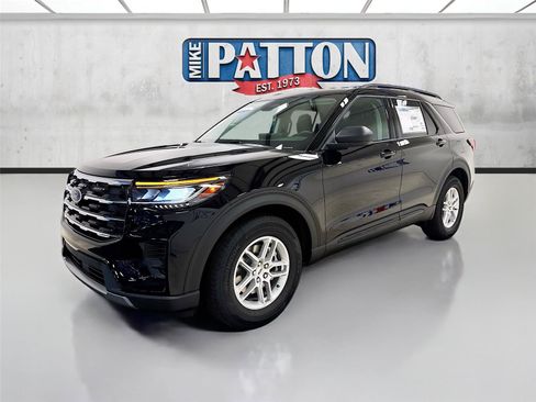 New 2026 Ford Explorer Active RWD image 3