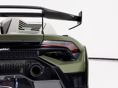 Used 2022 Lamborghini Huracan STO image 64