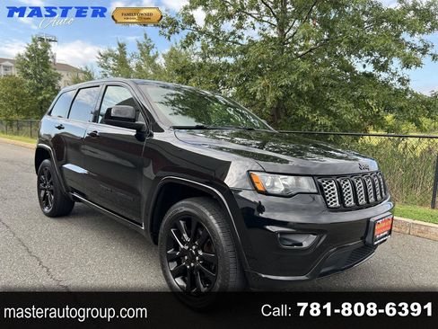Used 2017 Jeep Grand Cherokee Altitude AWD/4WD image 1