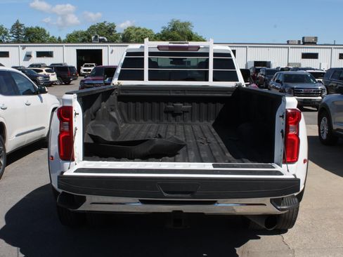 Used 2024 Chevrolet Silverado 3500 LTZ w/ LTZ Convenience Package AWD/4WD image 7