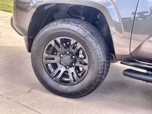 Used 2021 Toyota Tacoma SR w/ SR Convenience Package RWD image 9