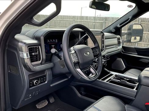 Used 2025 Ford F350 Platinum w/ FX4 Off-Road Package image 13