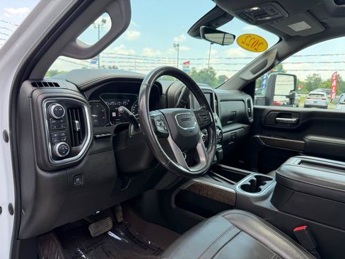 Used 2022 GMC Sierra 3500 Denali w/ Denali Ultimate Package AWD/4WD image 15