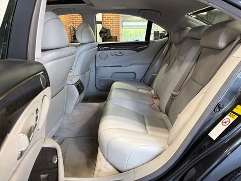 Used 2007 Lexus LS 460 RWD image 29