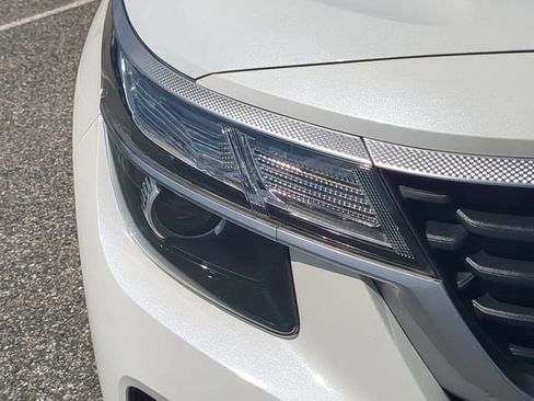 Used 2021 Kia Seltos LX image 10