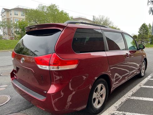 Used 2014 Toyota Sienna LE FWD image 7