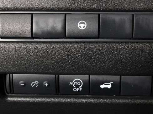 Certified 2026 Nissan Rogue SV FWD image 25