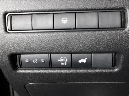 Certified 2024 Nissan Rogue SV image 24