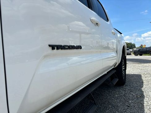 Used 2021 Toyota Tacoma TRD Sport w/ Technology Package AWD/4WD image 25