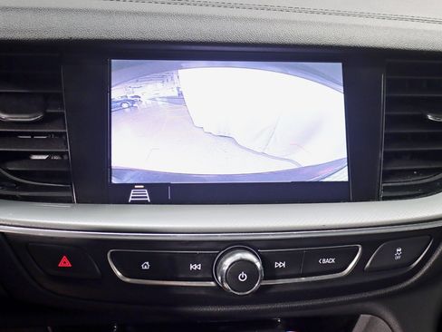 Used 2018 Buick Regal Preferred w/ Sights and Sounds Package AWD/4WD image 19