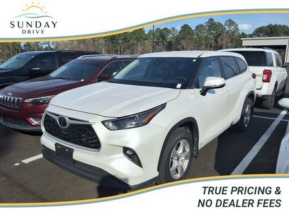 Used 2024 Toyota Highlander LE
