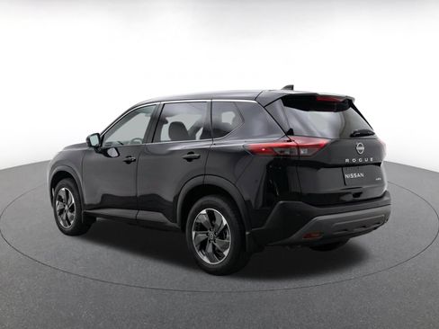 Used 2025 Nissan Rogue SV AWD/4WD image 5