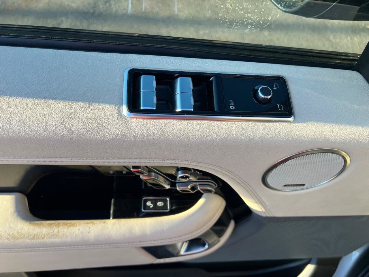 Used 2018 Land Rover Range Rover Supercharged AWD/4WD image 11