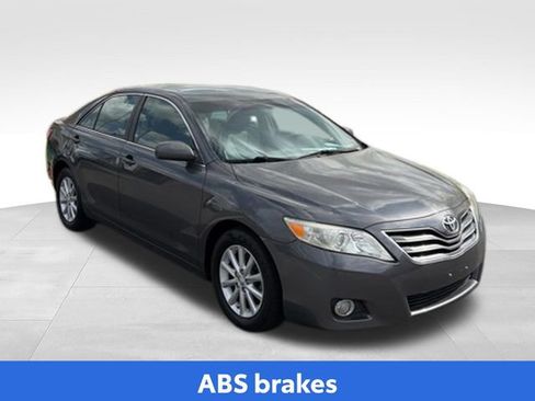 Used 2011 Toyota Camry XLE w/ XLE Extra-Value Pkg #2 FWD image 19