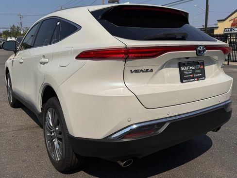 Used 2021 Toyota Venza XLE AWD/4WD image 5