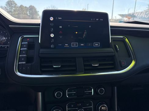 Used 2022 Chevrolet Suburban LT w/ LT Signature Package image 7