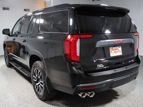Used 2024 GMC Yukon XL AT4 w/ Technology Package image 9