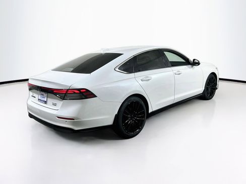 Used 2023 Honda Accord Touring image 5