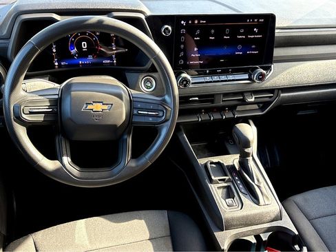 Used 2023 Chevrolet Colorado W/T image 4