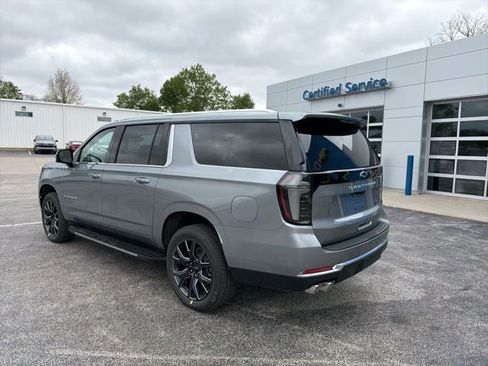 New 2026 Chevrolet Suburban High Country AWD/4WD image 9