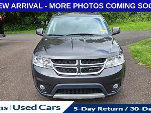 Used 2019 Dodge Journey SE FWD image 2
