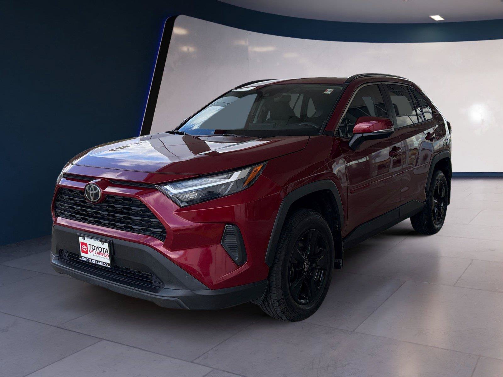 Used 2022 Toyota RAV4 XLE w/ Convenience Package FWD image 1