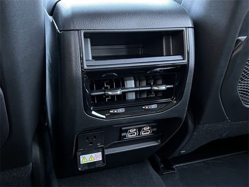 New 2025 Jeep Grand Cherokee Altitude image 32