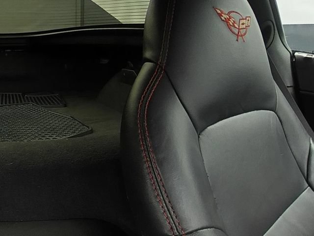 Used 2006 Chevrolet Corvette Coupe RWD image 24
