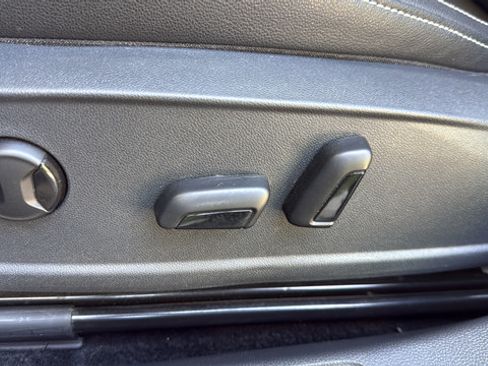 Used 2024 Volkswagen Jetta SE FWD image 15