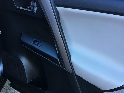 Used 2016 Toyota RAV4 XLE AWD/4WD image 16