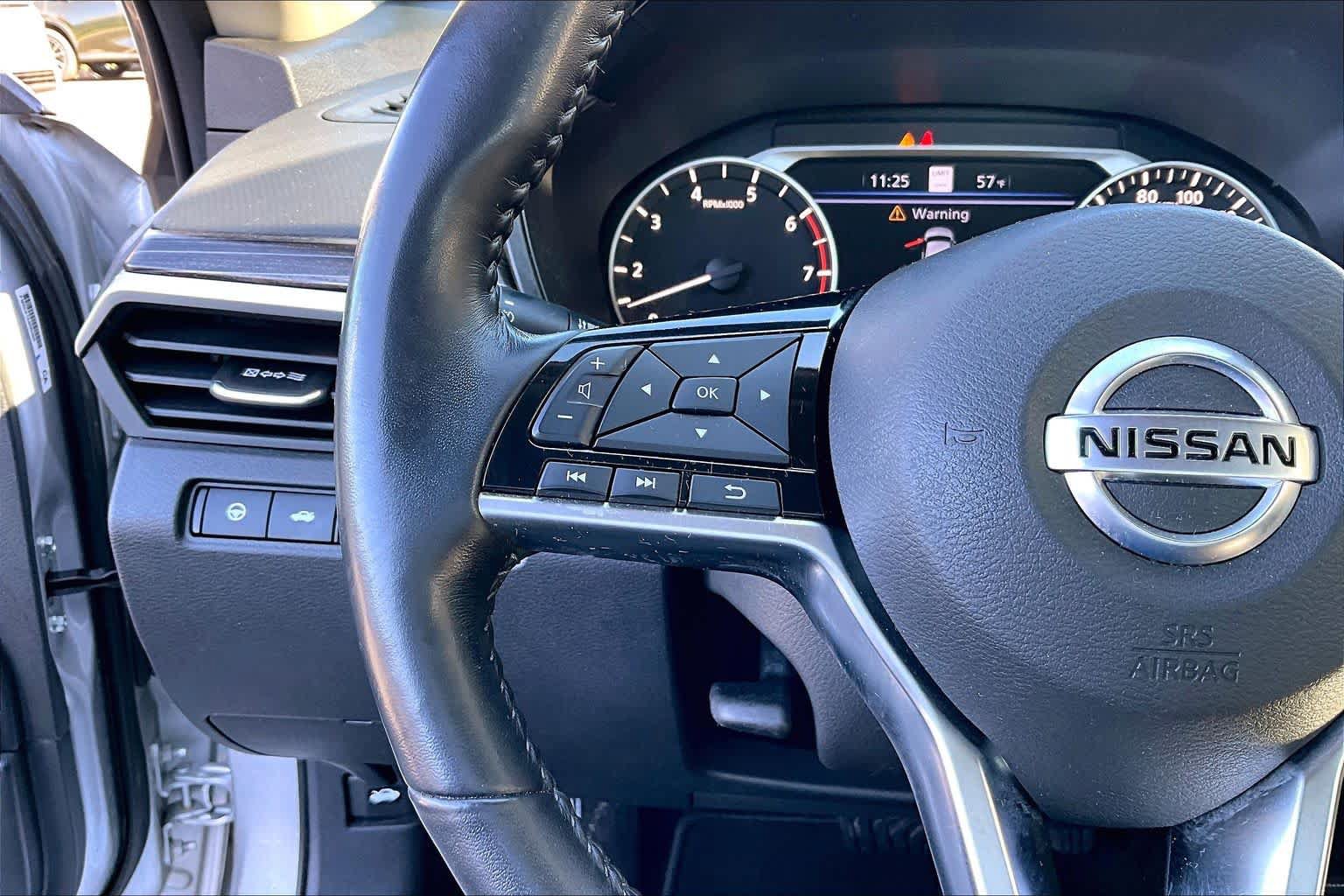 Used 2019 Nissan Altima 2.0 Platinum FWD image 11