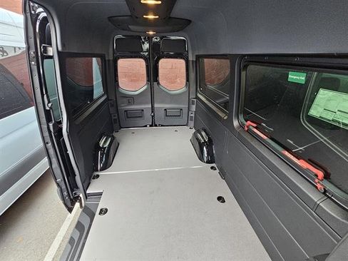 New 2024 Mercedes-Benz Sprinter 144 Cargo image 18