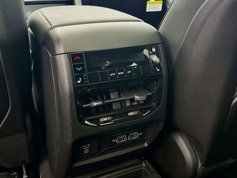 New 2025 Jeep Grand Cherokee L Limited image 26