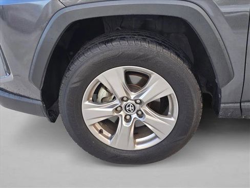 Used 2022 Toyota RAV4 XLE FWD image 9
