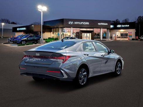 New 2026 Hyundai Elantra Sport image 7