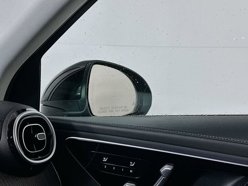 Used 2024 Mercedes-Benz GLC 300 GLC 300 image 25