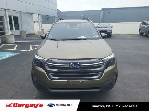 Used 2025 Subaru Forester Premium w/ Convenience Package #1 AWD/4WD image 7