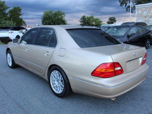Used 2002 Lexus LS 430 RWD image 5
